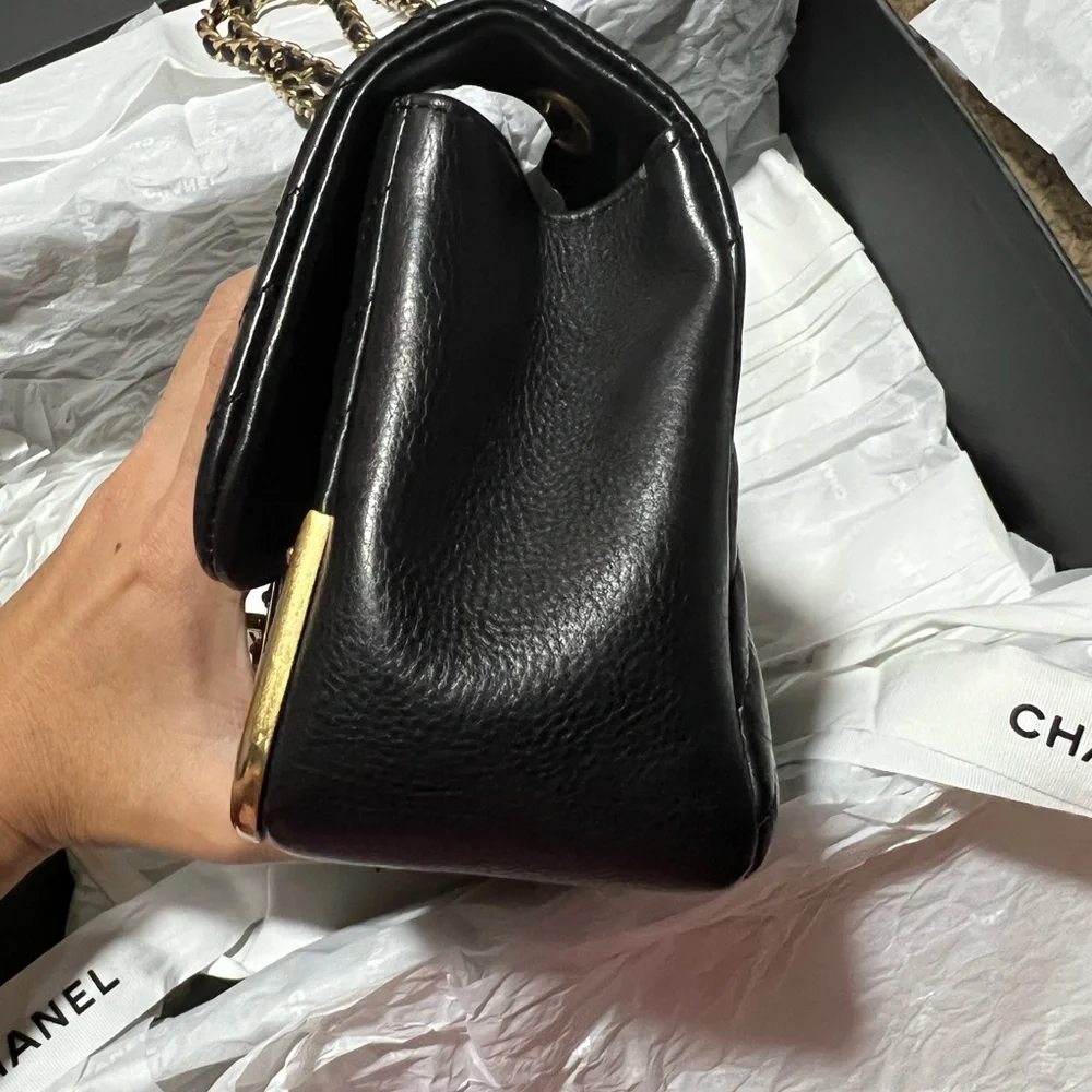 Chanel Chevron Rock The Corner - Picture 13 of 16
